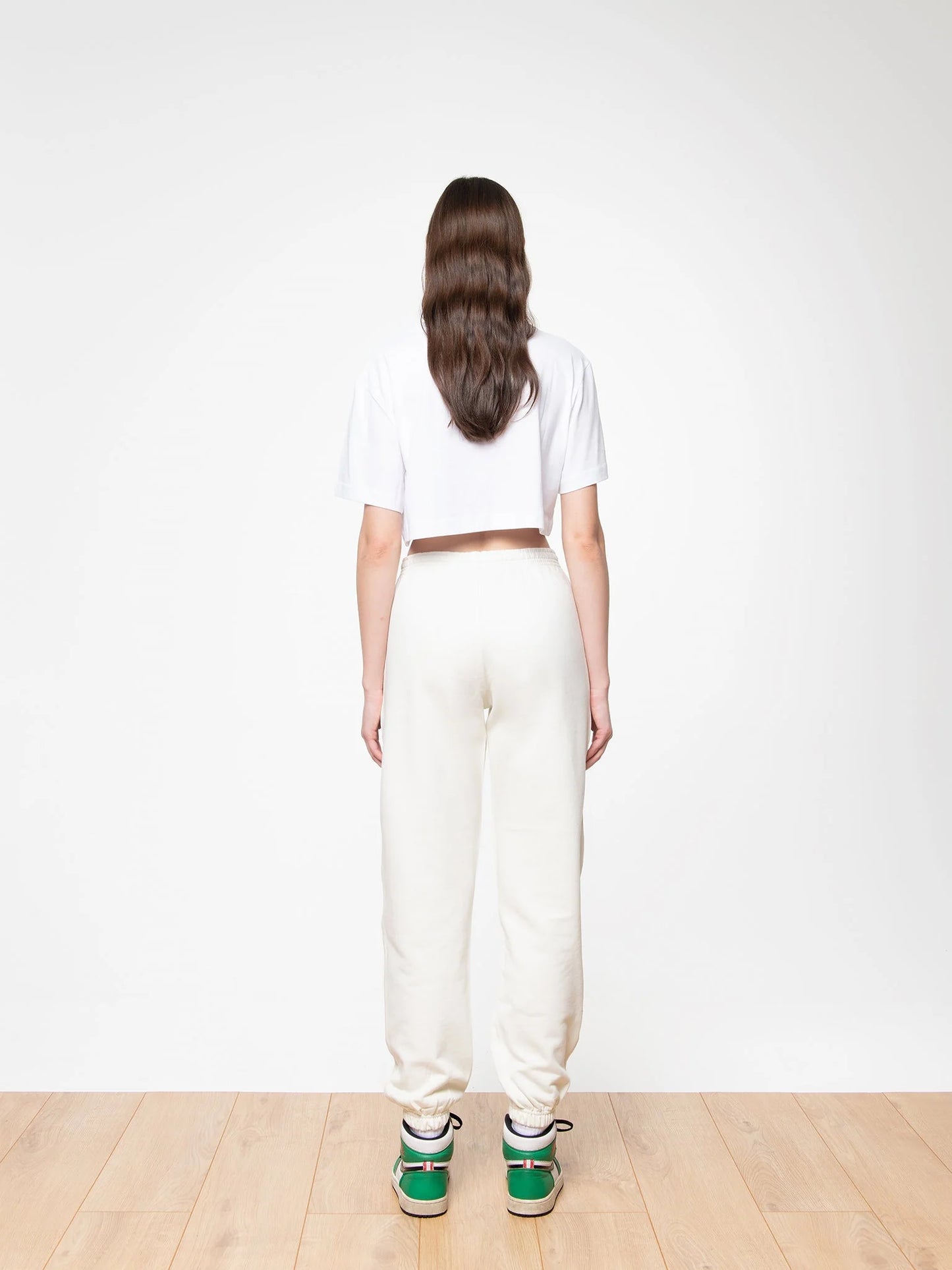 SOON TO BE ANNOUNCED Essentials Logo Crop Fit S/S T-shirt Peat White