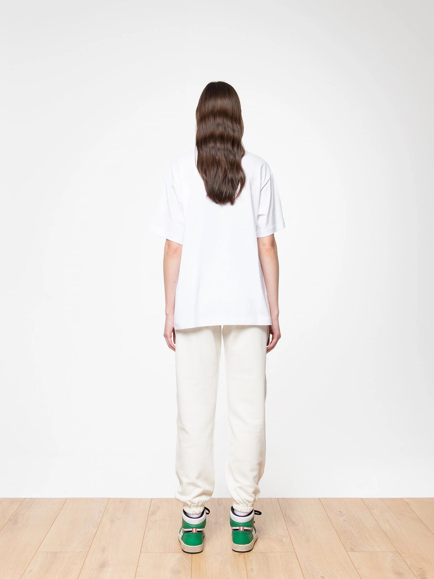 SOON TO BE ANNOUNCED Essentials Logo Regular Fit S/S T-shirt White