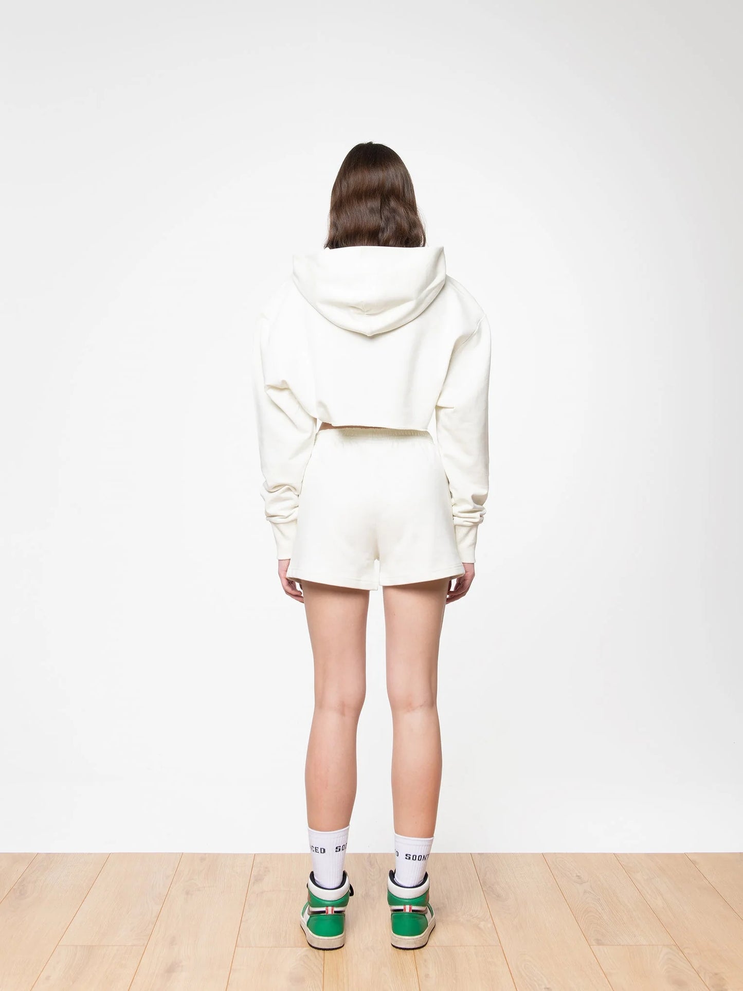 SOON TO BE ANNOUNCED Essentials Logo Shorts White Asparagus