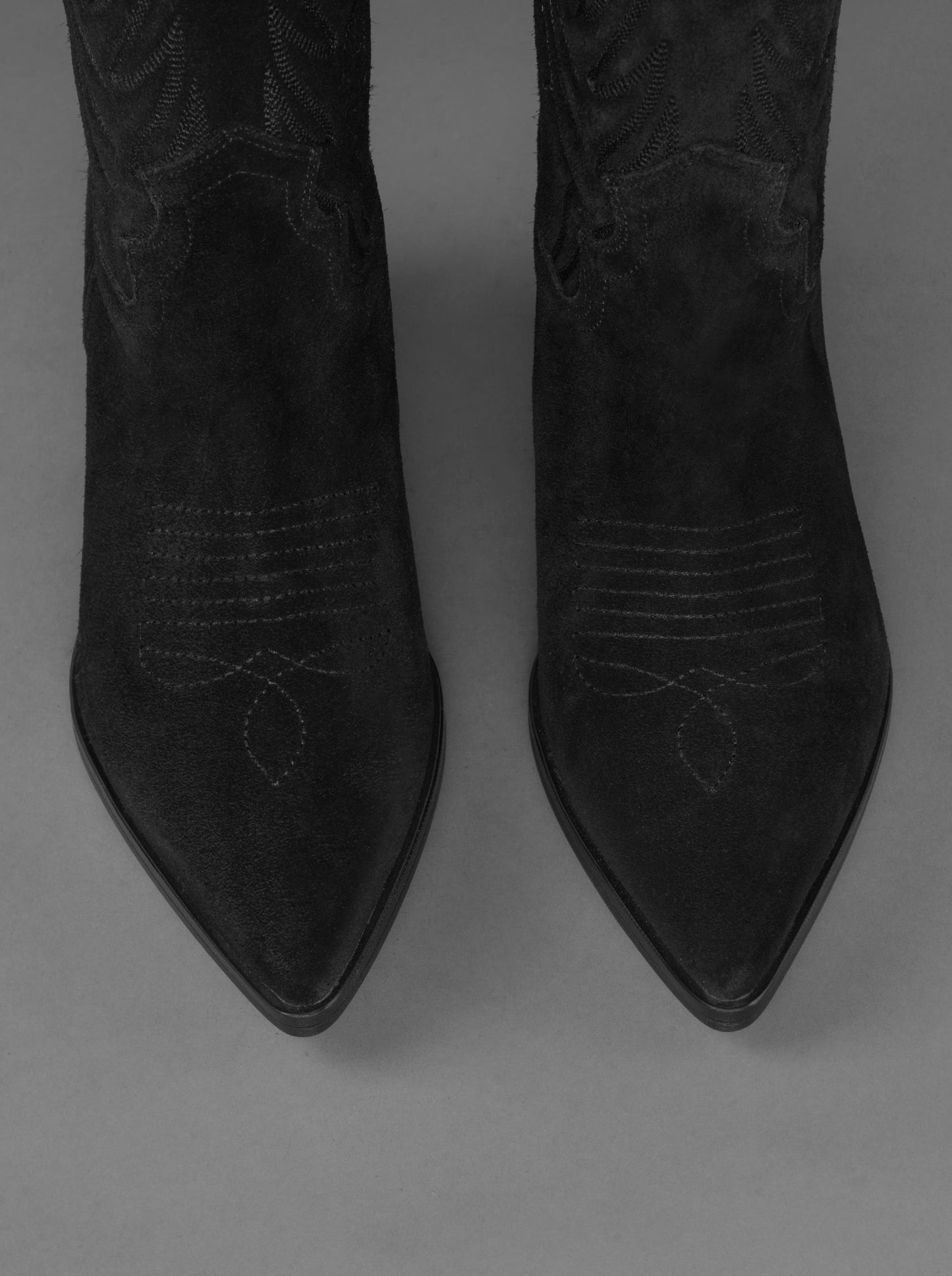 LOIE New Western Black Suede Boots