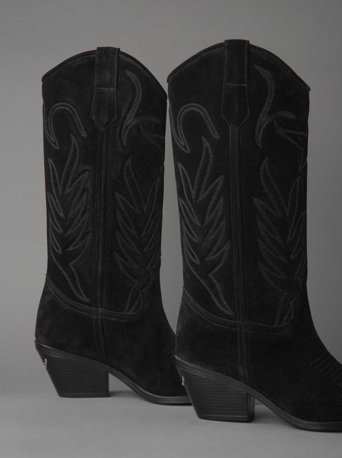 LOIE New Western Black Suede Boots