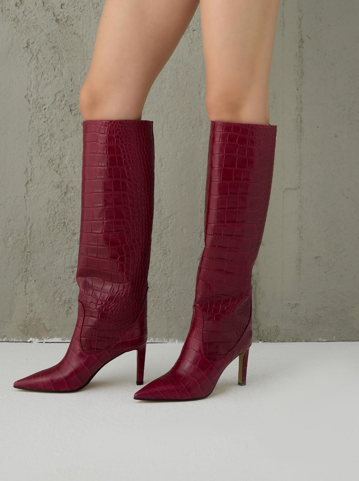LOIE Visca Claret Red Kroko Boots