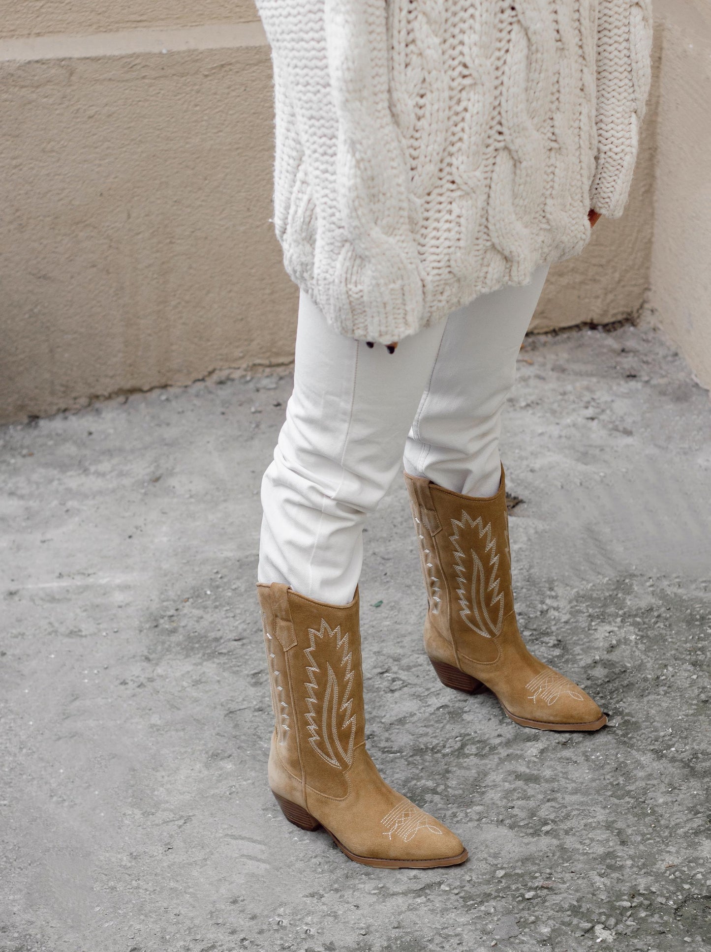 LOIE West Mas Camel Suede Boots