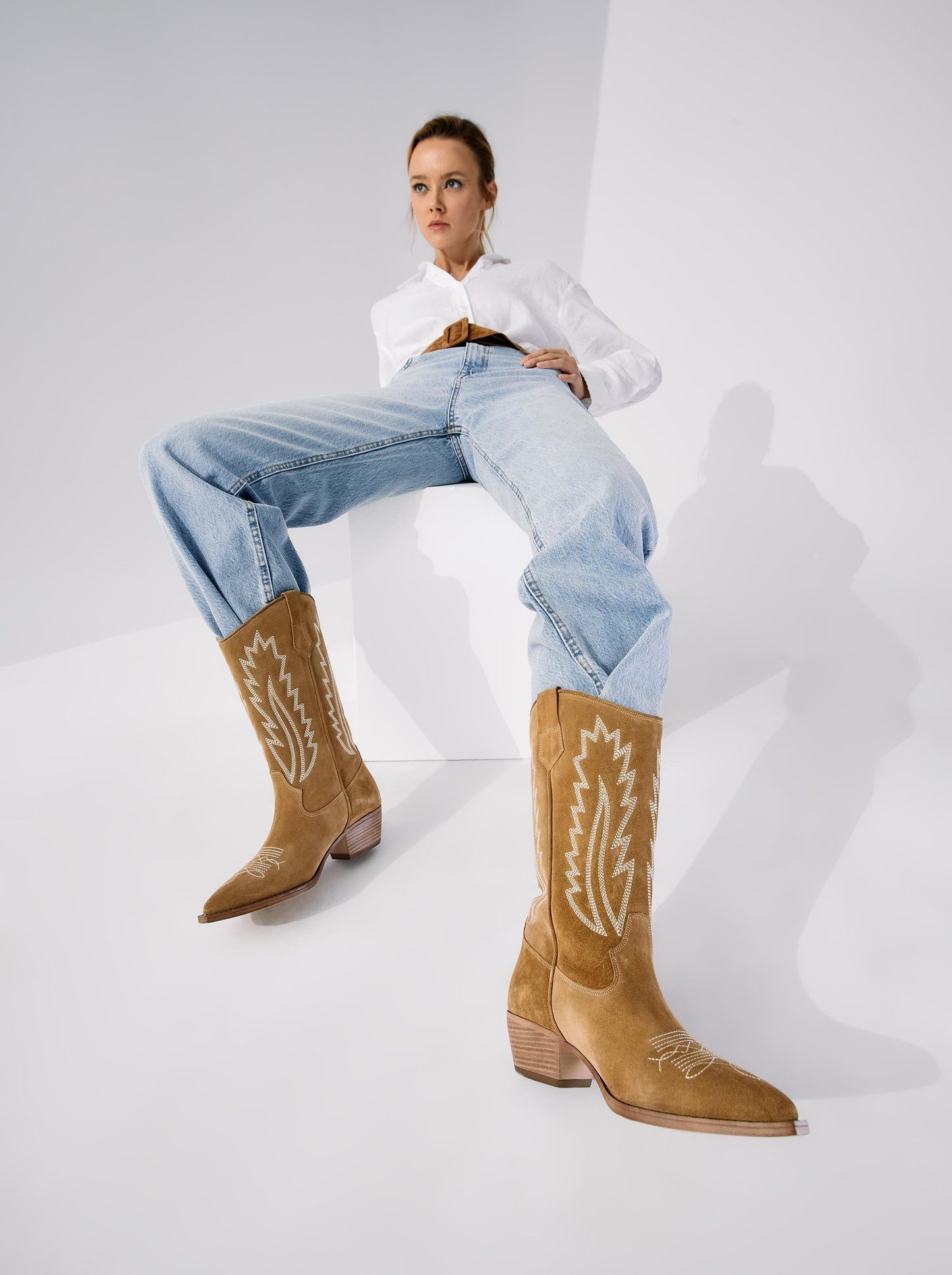 LOIE West Mas Camel Suede Boots