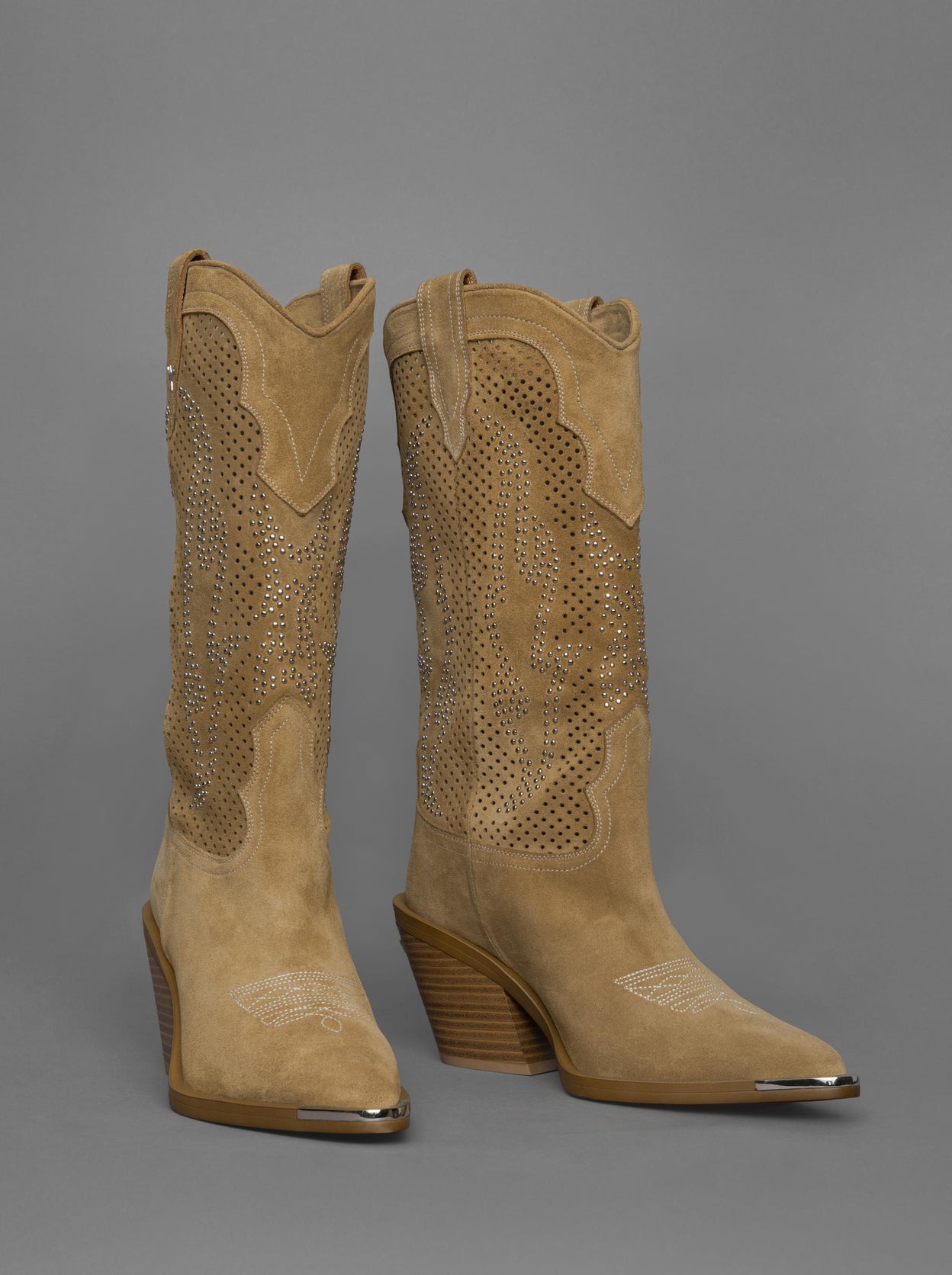 LOIE Inferno Camel Suede Boots