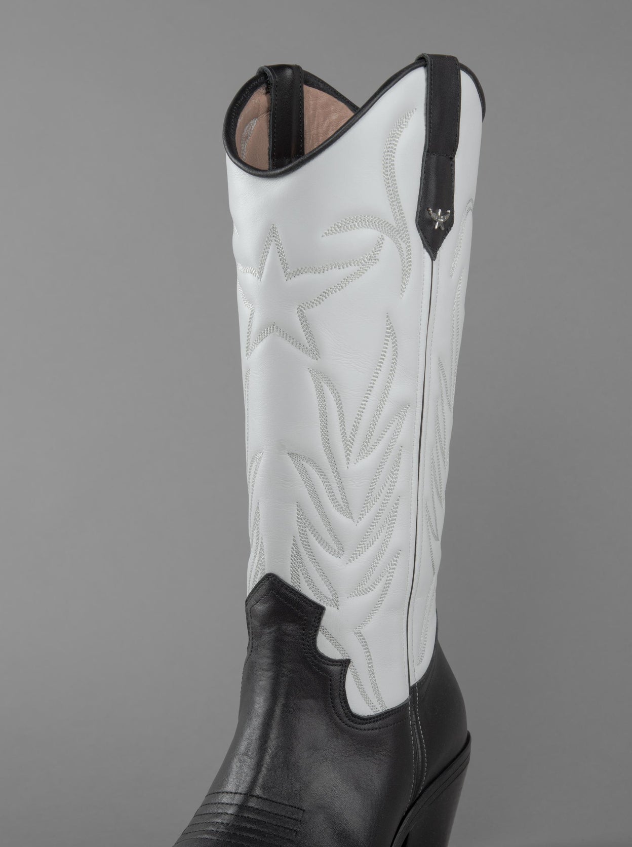 LOIE New Western Black White Boots